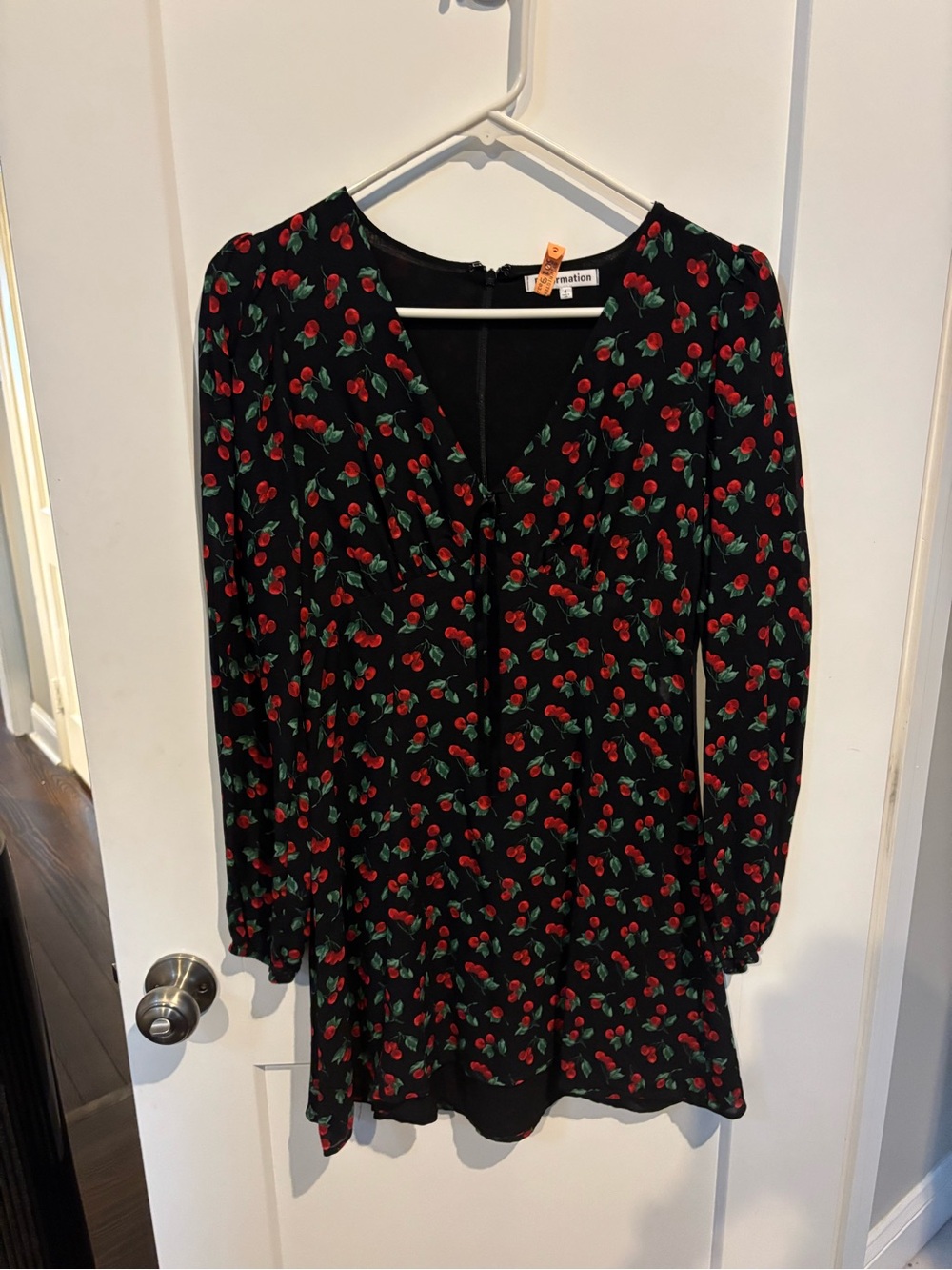 Reformation Cherry Long Sleeve Mini Dress Size 4 FREE SHIPPING! PERFECT!